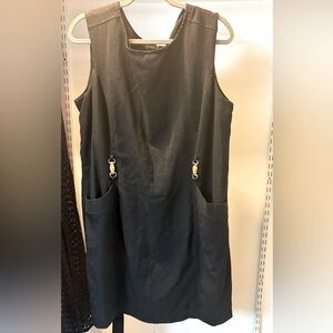 Ellen Tracy Black Sleeveless Pinafore Dress with Pocket Hardware